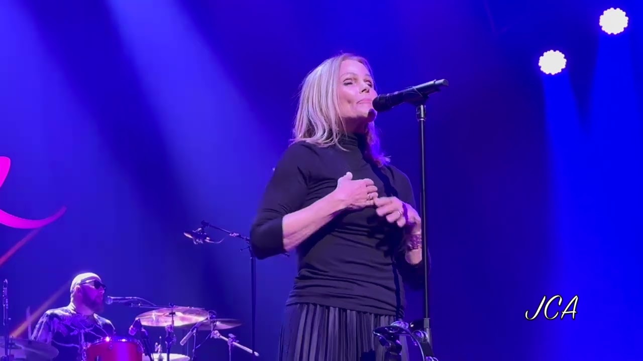 BELINDA CARLISLE - Summer Rain - OLG Stage - Niagara Falls, ON   Feb 23 2025 - Front Row View