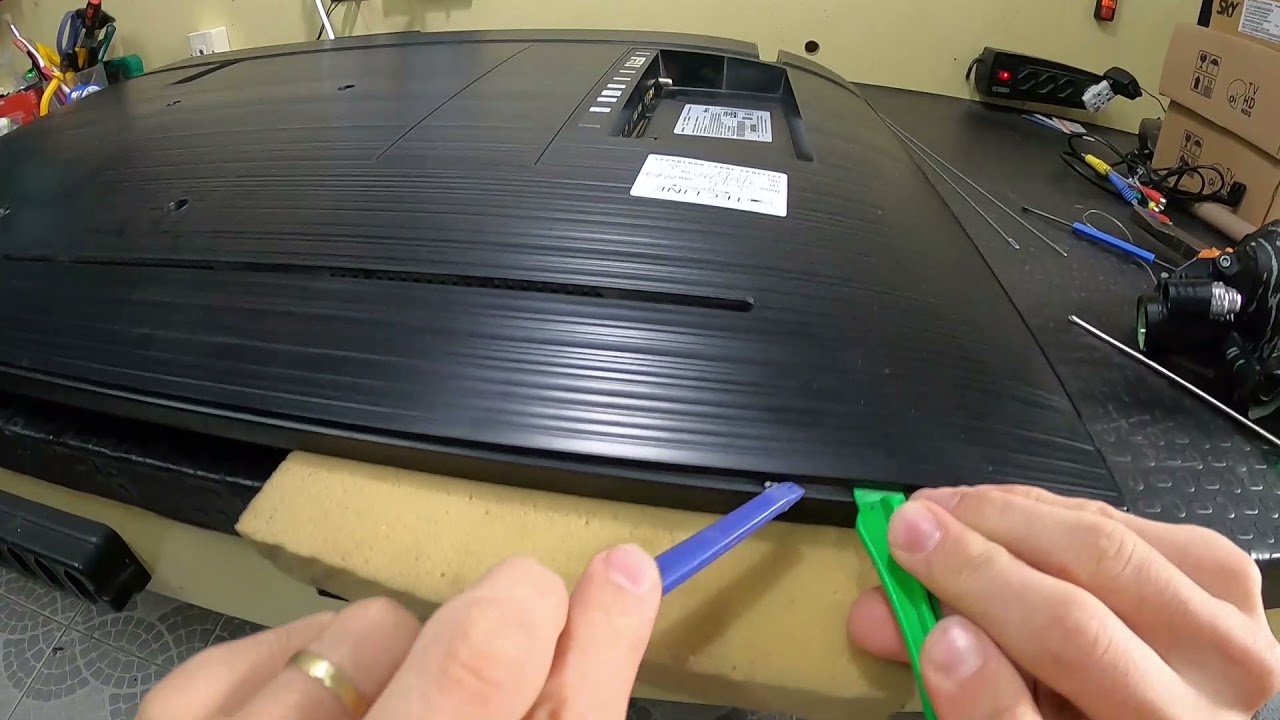 TV Samsung Un49nu7100g troca de leds e acrílico derretido oque fazer