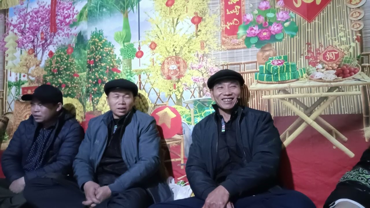 Hát giao lưu với gái xã trung thinh các bạn ơi 