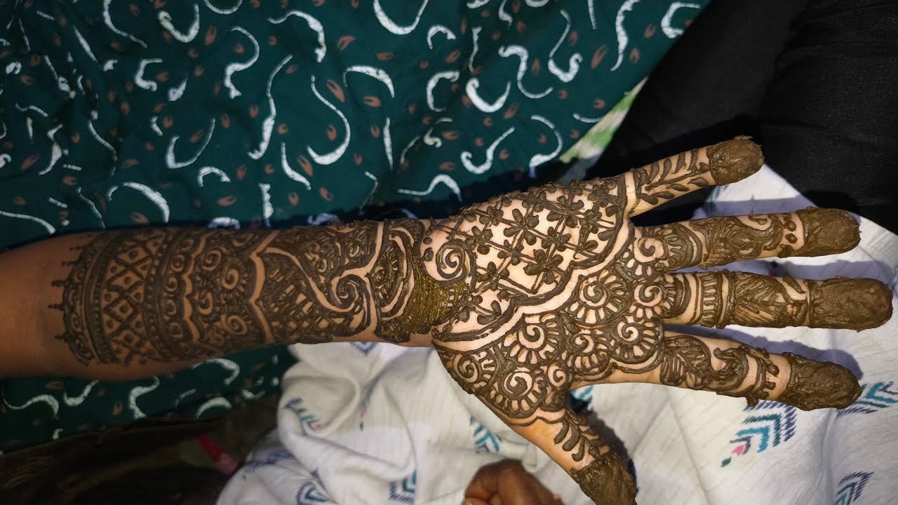 @Sirirangolidesign ...mehandi designs 