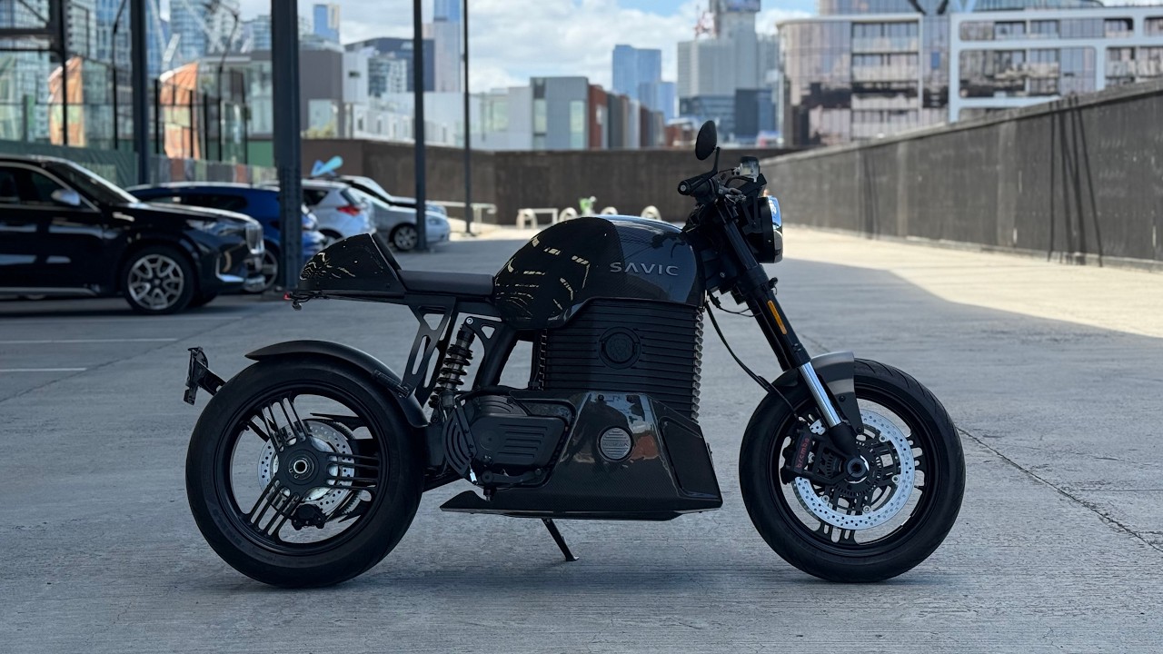I RIDE THE SAVIC ELECTRIC MOTORCYCLE! LOOK AT IT!