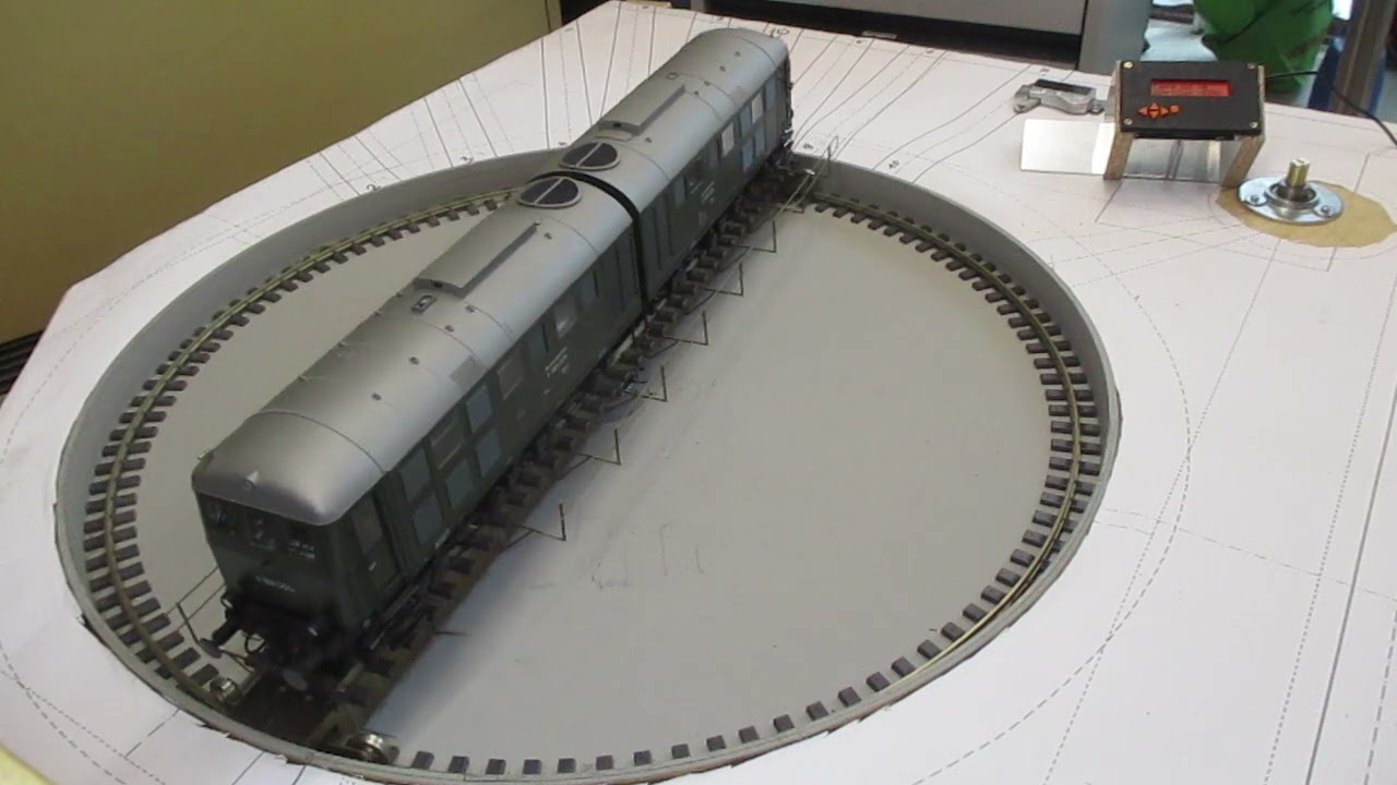 Spur1-Drehscheibe, Probefahrt mit 8kg-Lok V188