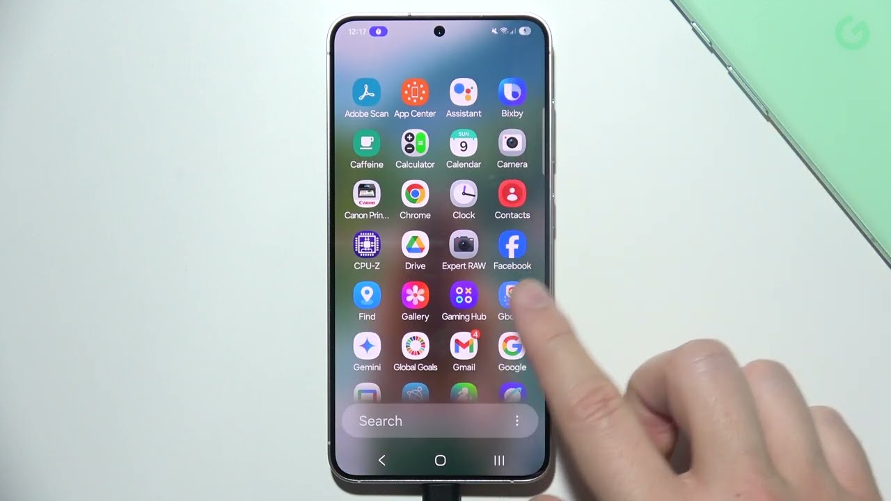 Does Samsung S25 have Bloatware?