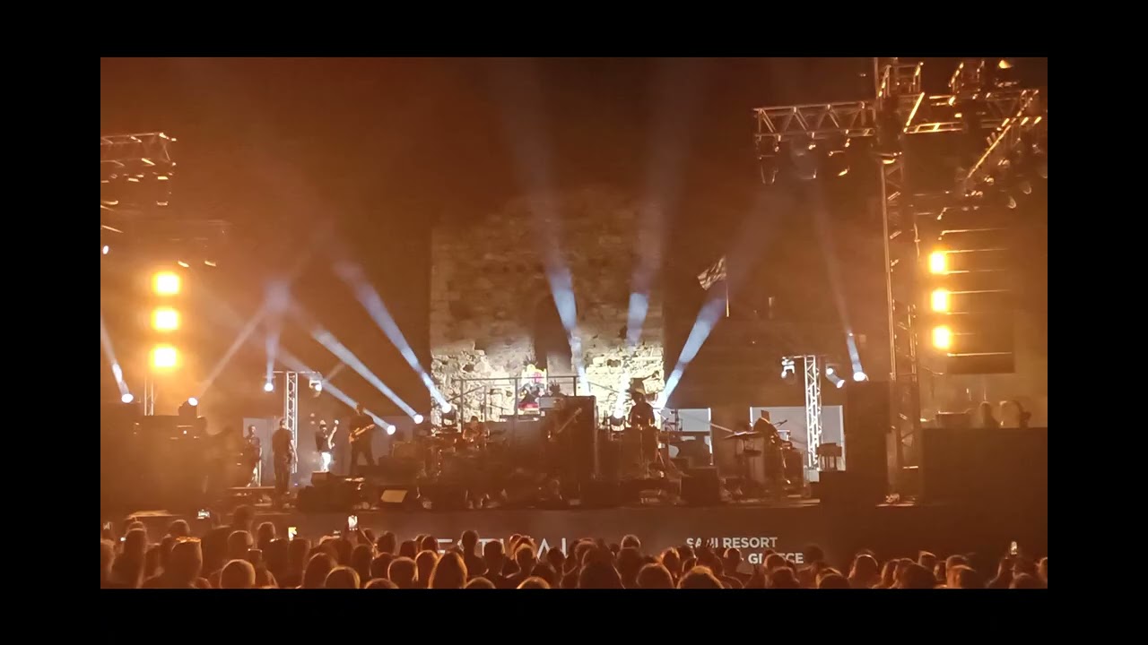 GRACE JONES live at Sani Festival, Chalkidiki, Greece - Opening with NIGHTCLUBBING (Aug. 2 2025) 1/5