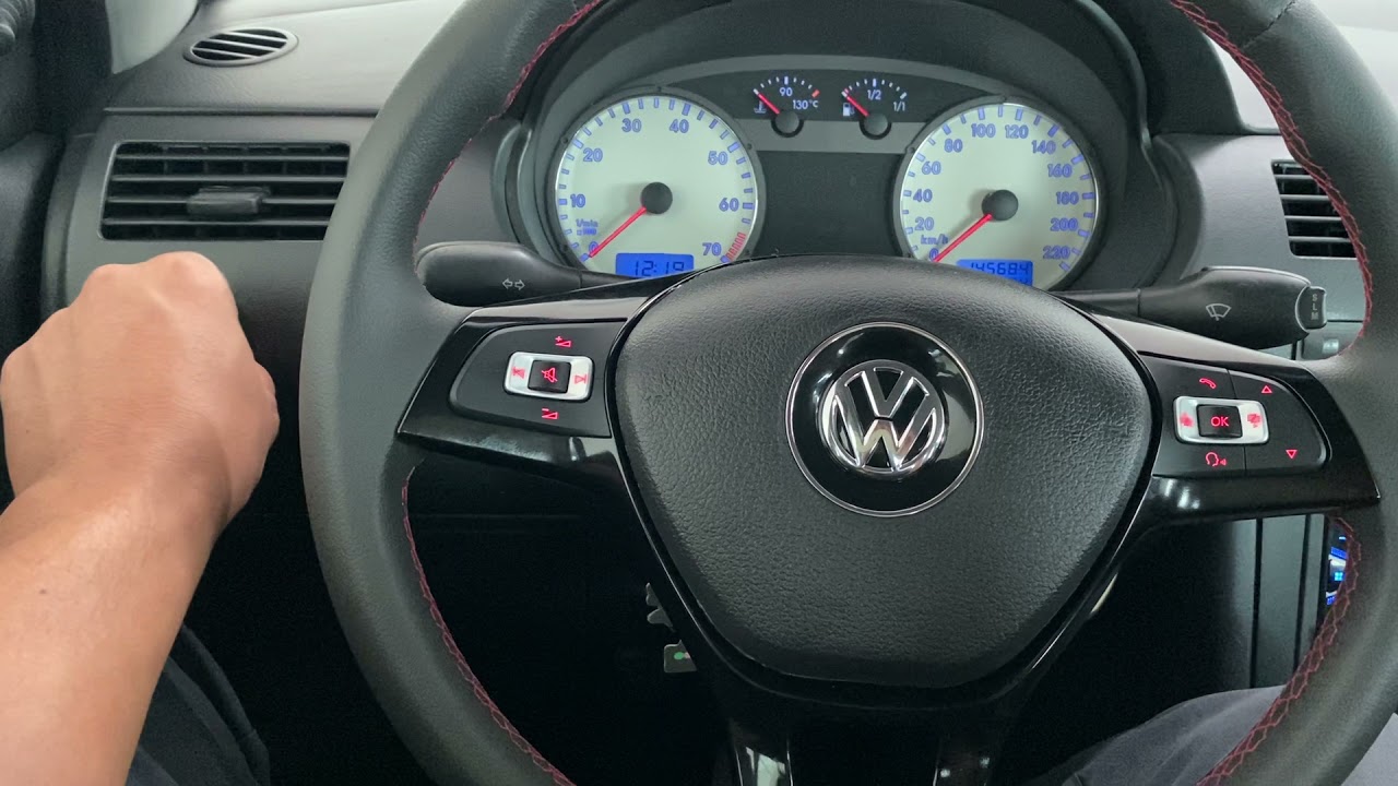 Vw Gol G3 com volante multifuncional instalado no sistema original @mssoundosasco