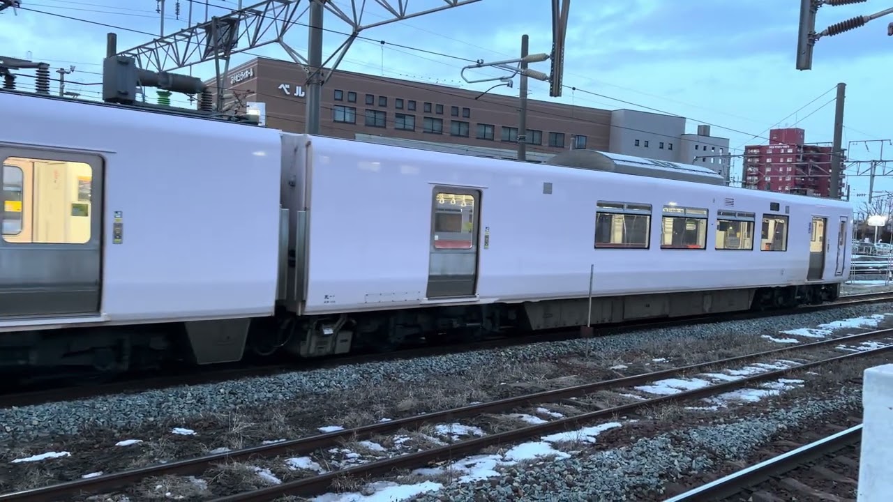【超激レア！！】737系　6連　苫小牧駅　発車