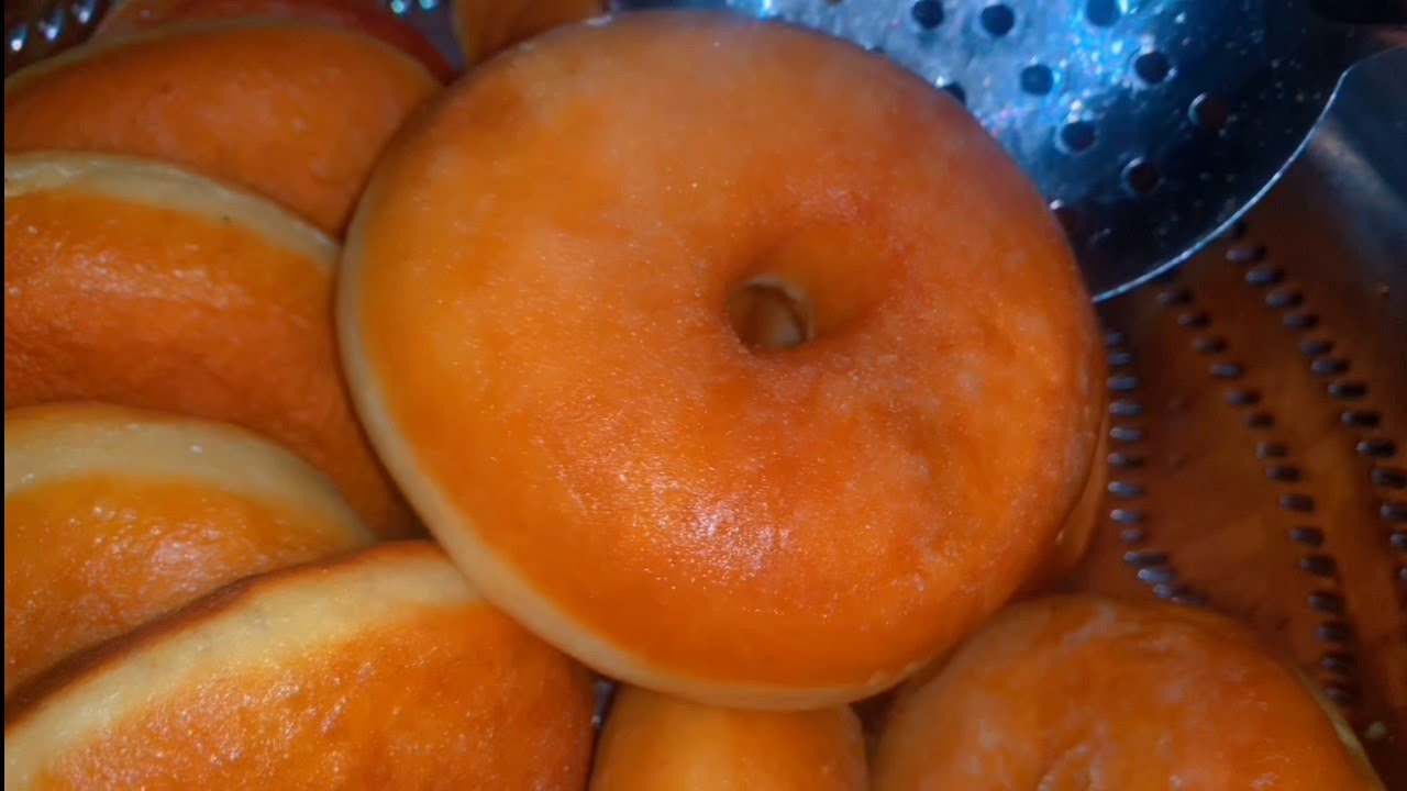 HOW TO MAKE VERY FLUFFY RING DOUGHNUTS.