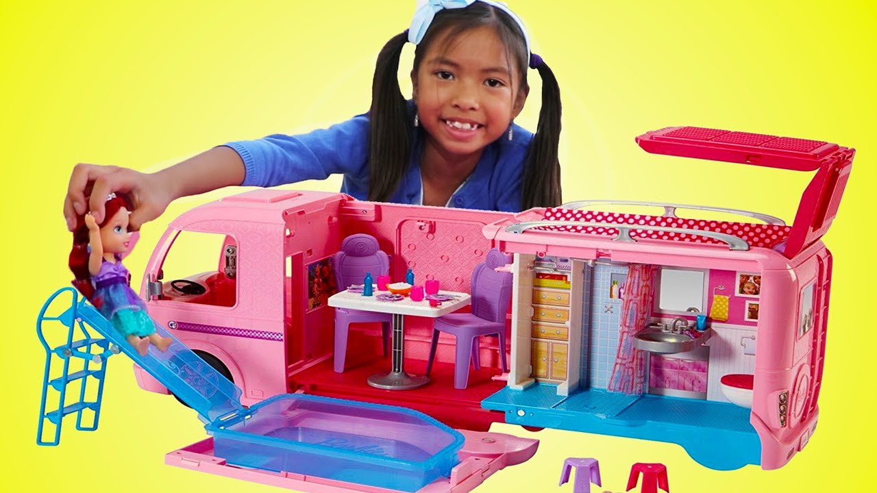 Wendy Pretend Play Jugar con Barbie Dream Camper Bus y Muñecas de Princesas Disney |  Juguetes niñas