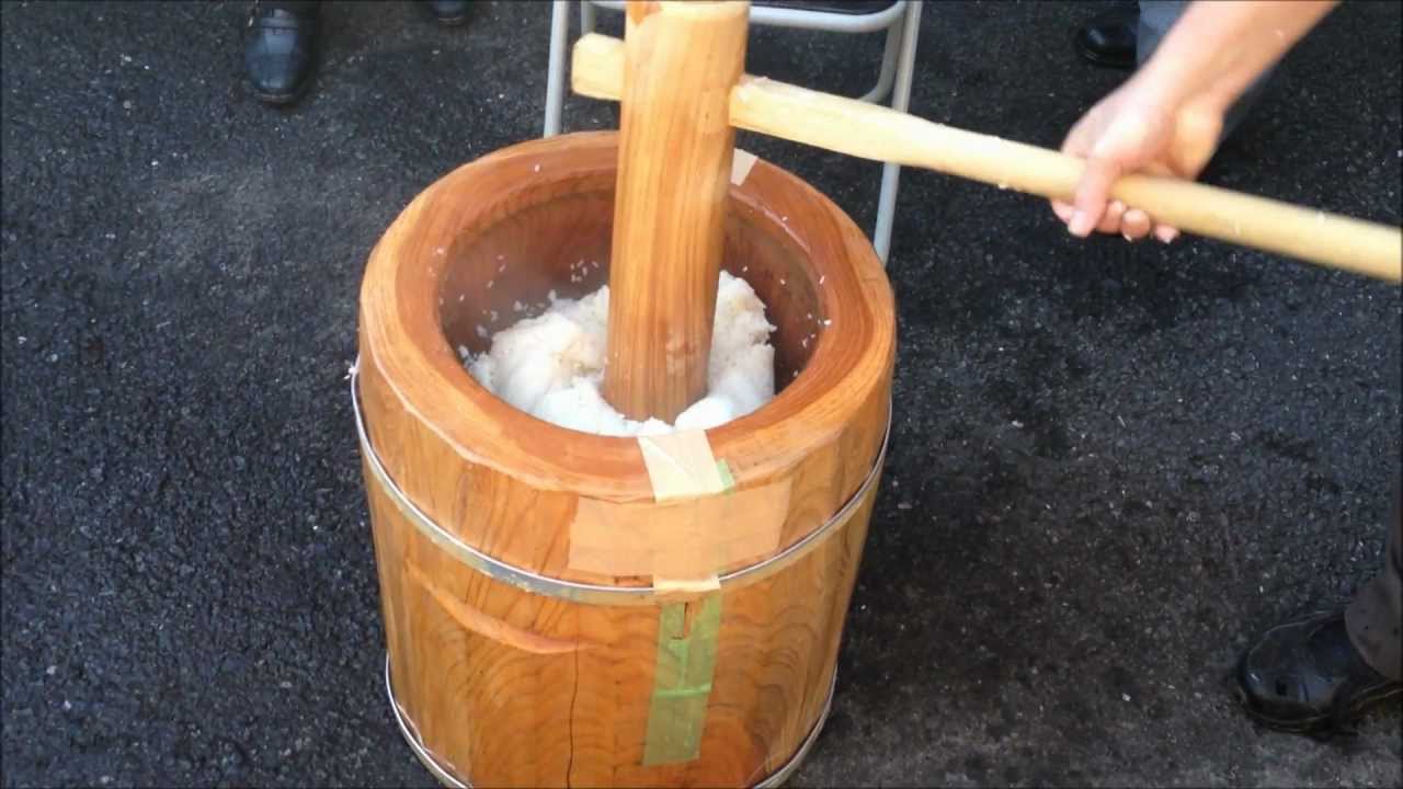 Mochi Tsuki - Japanese Rice Cake making