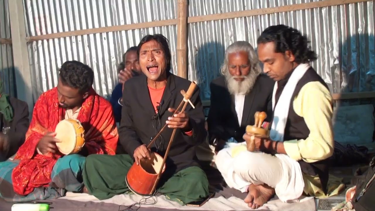 প্রেমিক ভঙ্গিতে যাইছেনা শিল্পী ক্ষ্যাপা আসাদুল 