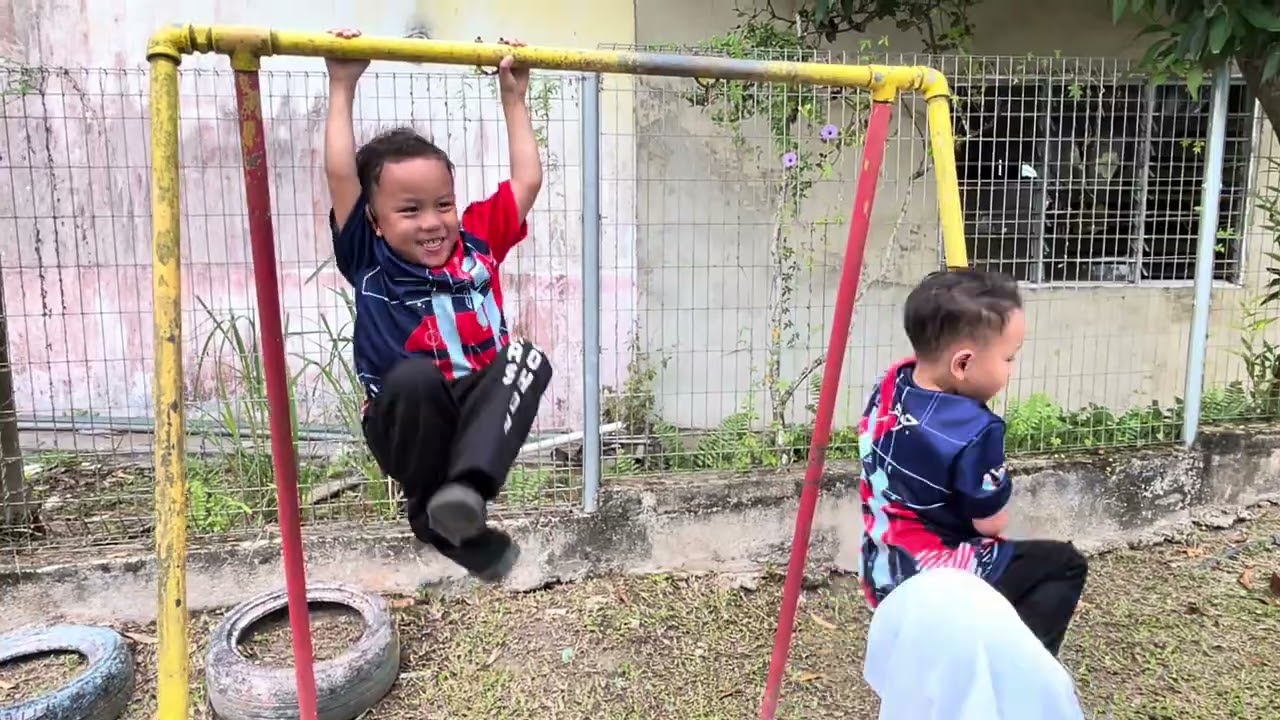 GELAGAT ANAK BUAH DI SEKOLAH 