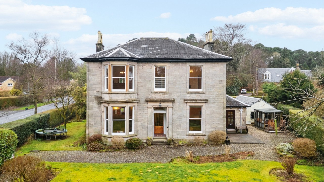 FERHOME - 9 Lower Sutherland Crescent, Helensburgh, G84 9PG