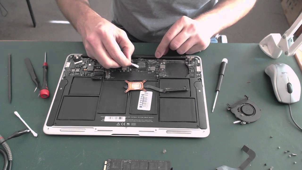 Чистка от пыли и замена термопасты на MacBook Air 11