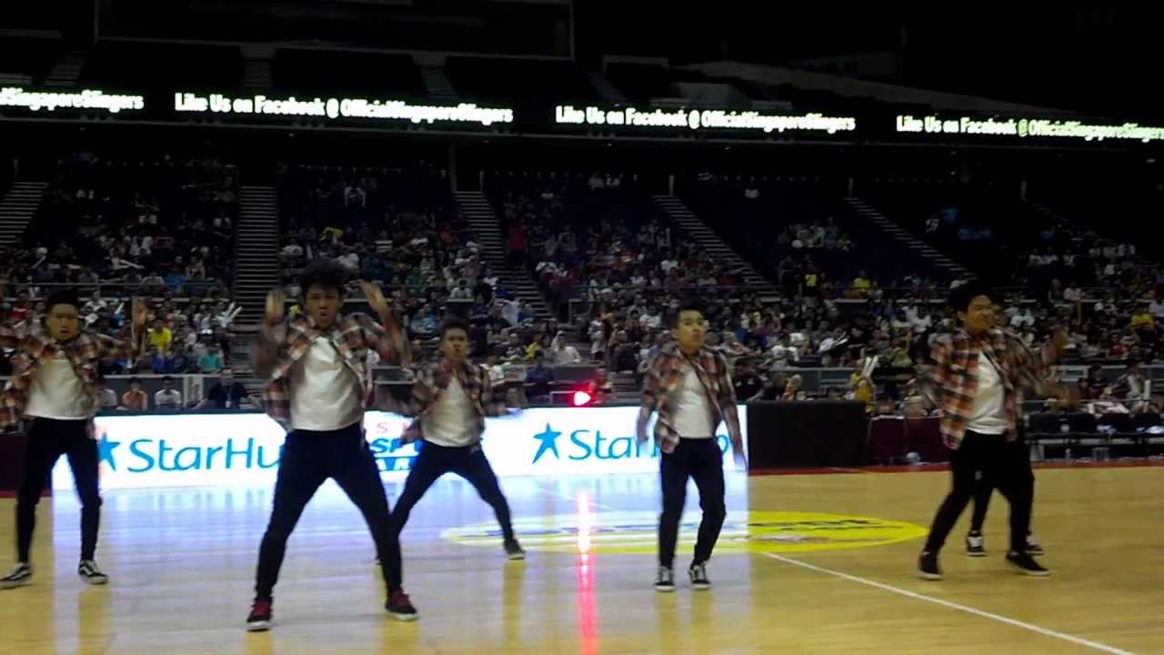 Freshest Nutz Performing at the JobStreet.com Singapore Slingers Match