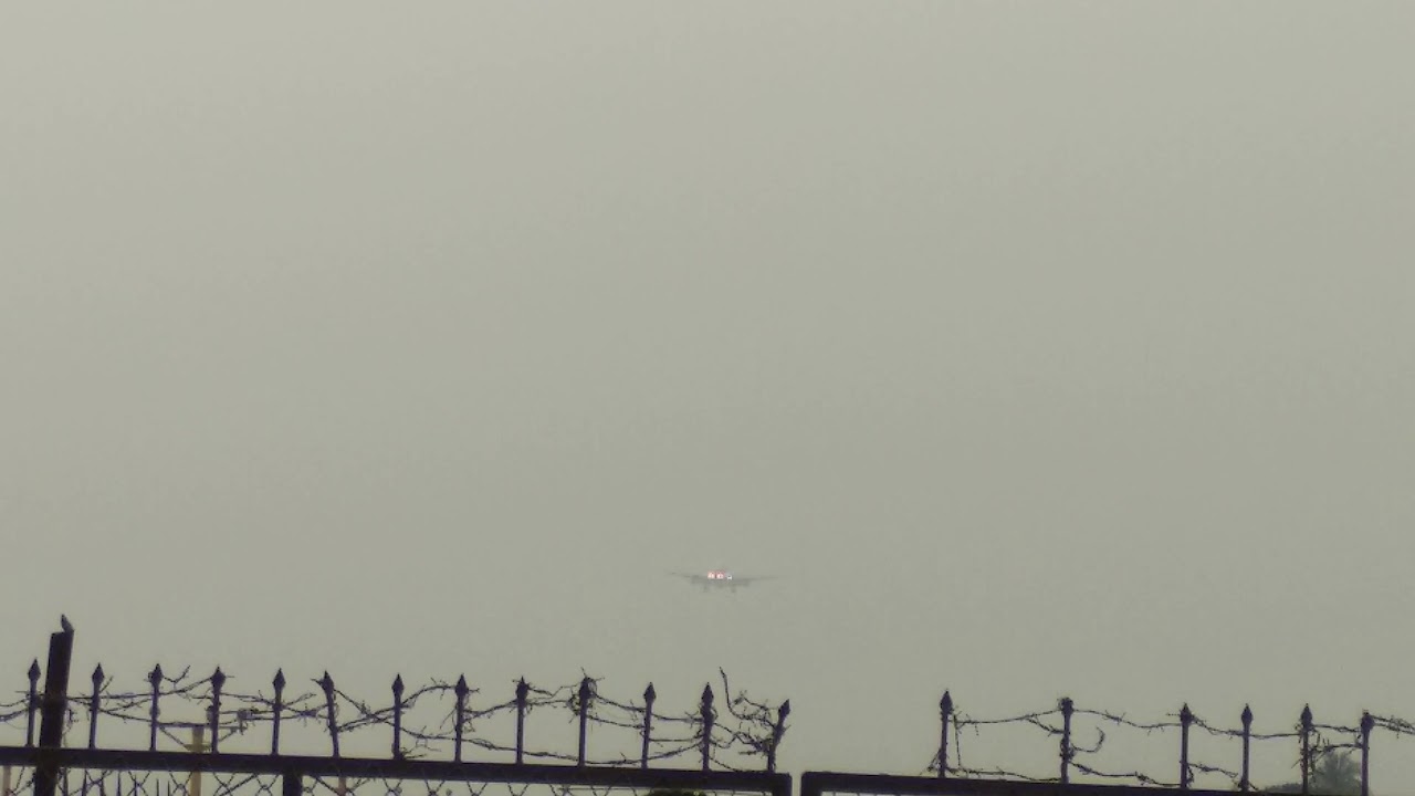 Dhaka airport landing of flight Emirates Boeing 777-300er