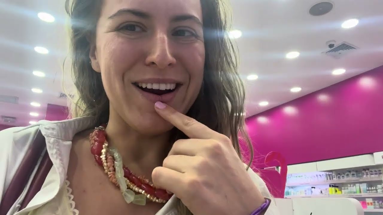 Solo female traveller Night Out in Lima Peru VLOG!