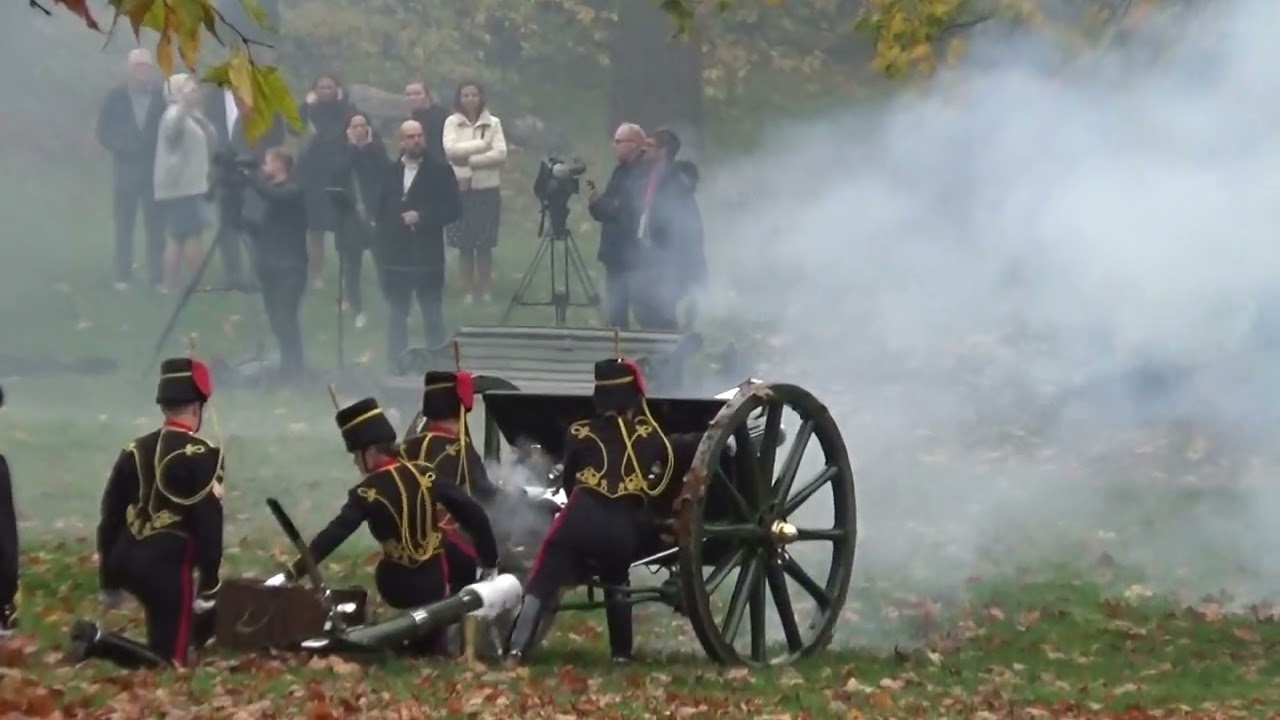 Royal Gun Salute Green Park King's Troop Royal Horse Artillery marks the Bithday of HM the King