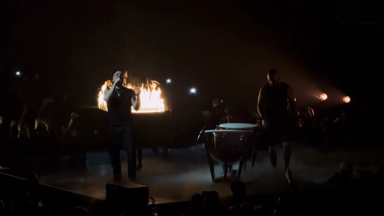 @DisturbedMusic sings Sound Of Silence in Milwaukee