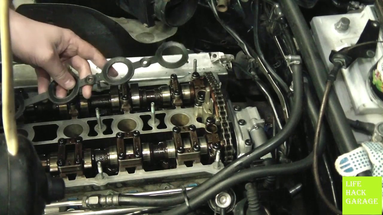 Замена прокладки гидронатяжителя цепи (фазорегулятора) VW Passat B5.