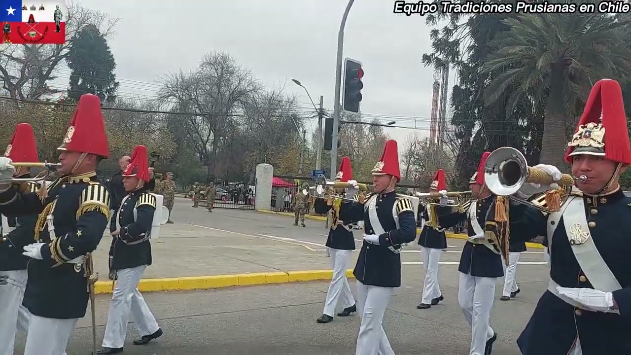 Впечатляющее выступление Военной школы с композицией «Прощание с Седьмой линией» перед входом в п...