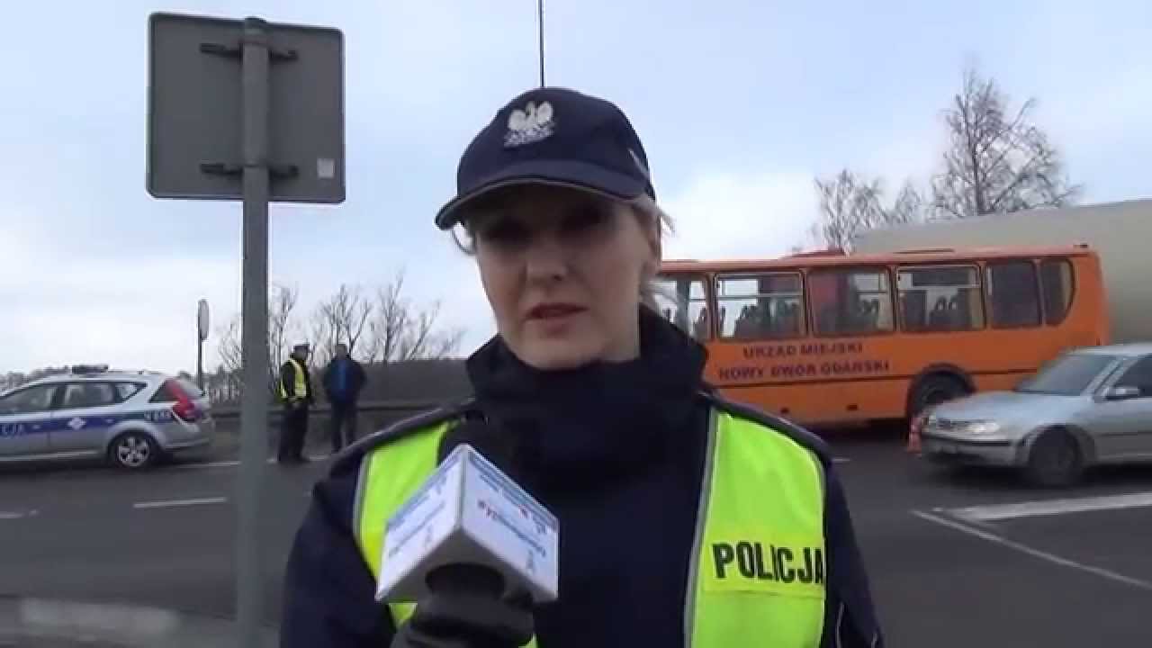 CIĘŻAR&Oacute;WKA UDERZYŁA W SZKOLNEGO GIMBUSA NA S7 W JAZOWEJ  02 03 2015