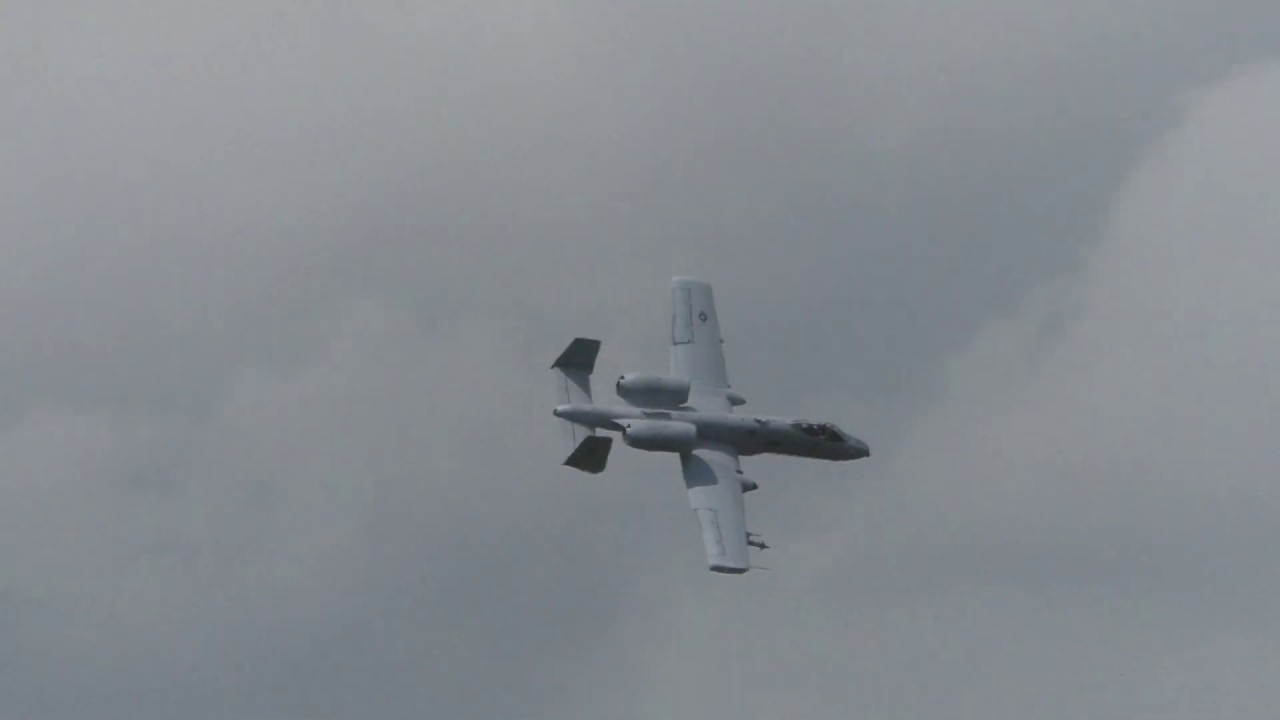 2019 Smoky Hill Bombing Range Open House - A-10 30mm Strafing Runs