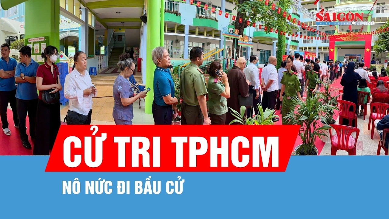 Cử tri TPHCM nô nức đi bầu cử