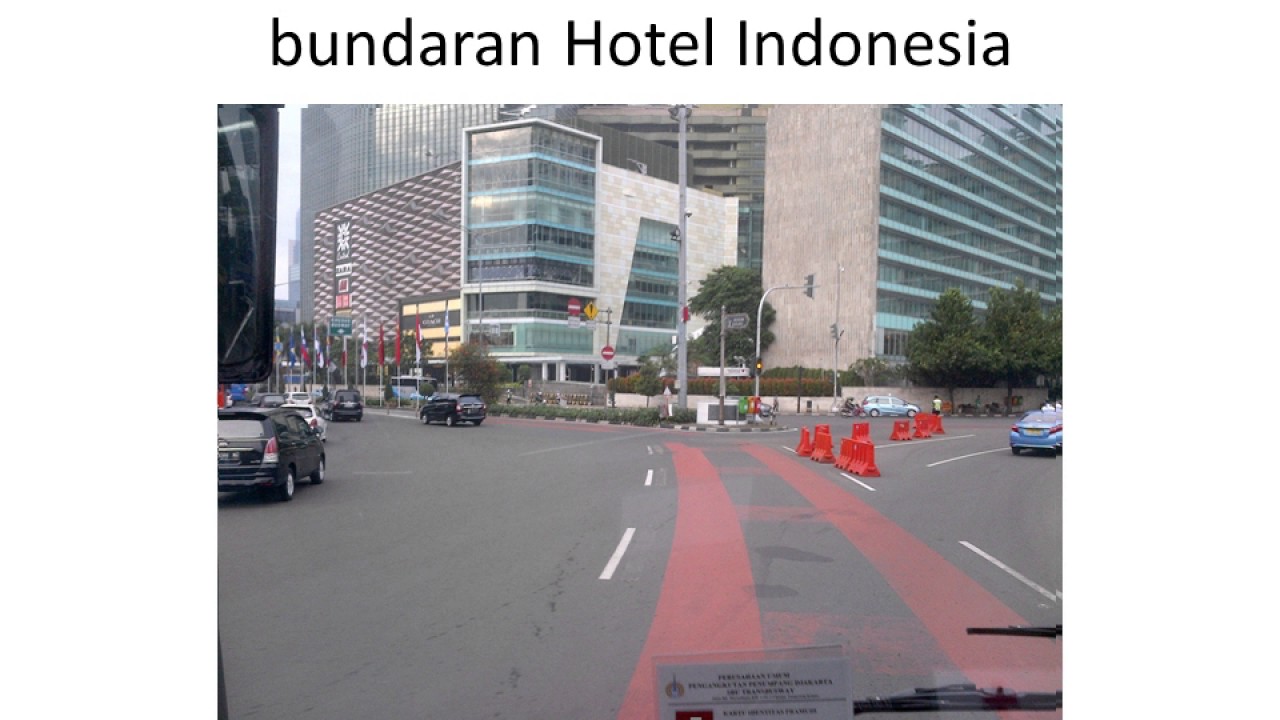 Jakarta, Bundaran Hotel Indonesia (HI Roundabout)