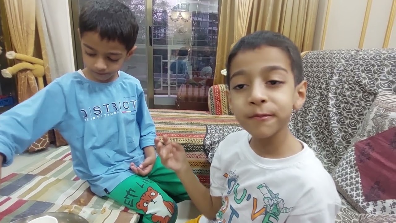 TinyTots Talk. Cute conversation. TEA TIME 