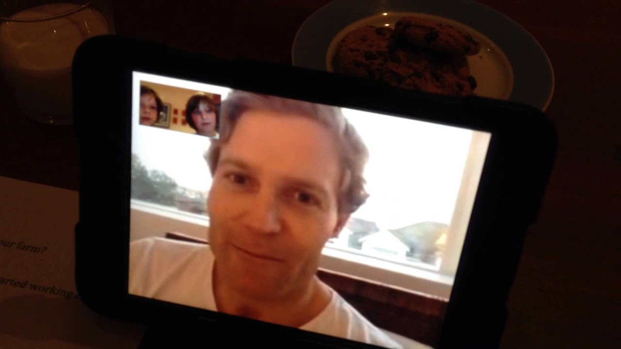 DR. CHRIS BROWN talks to bellaMUMMA