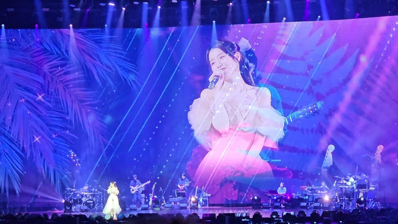 IU - Heart (Berlin UAENAs ver.) + Havana @ HEREH WORLD TOUR Berlin