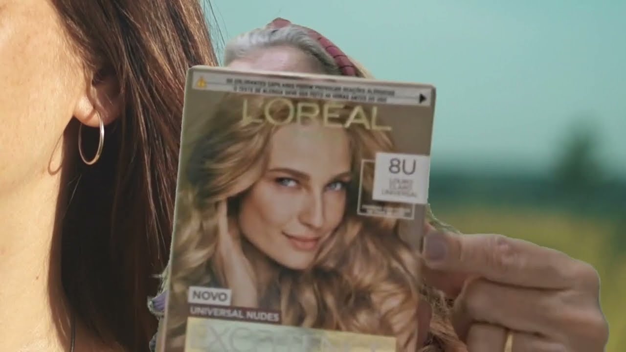 Pintando cabelo com a nova tinta L'Oréal Excellence sem amônia.  8U, será que cobre fios brancos?