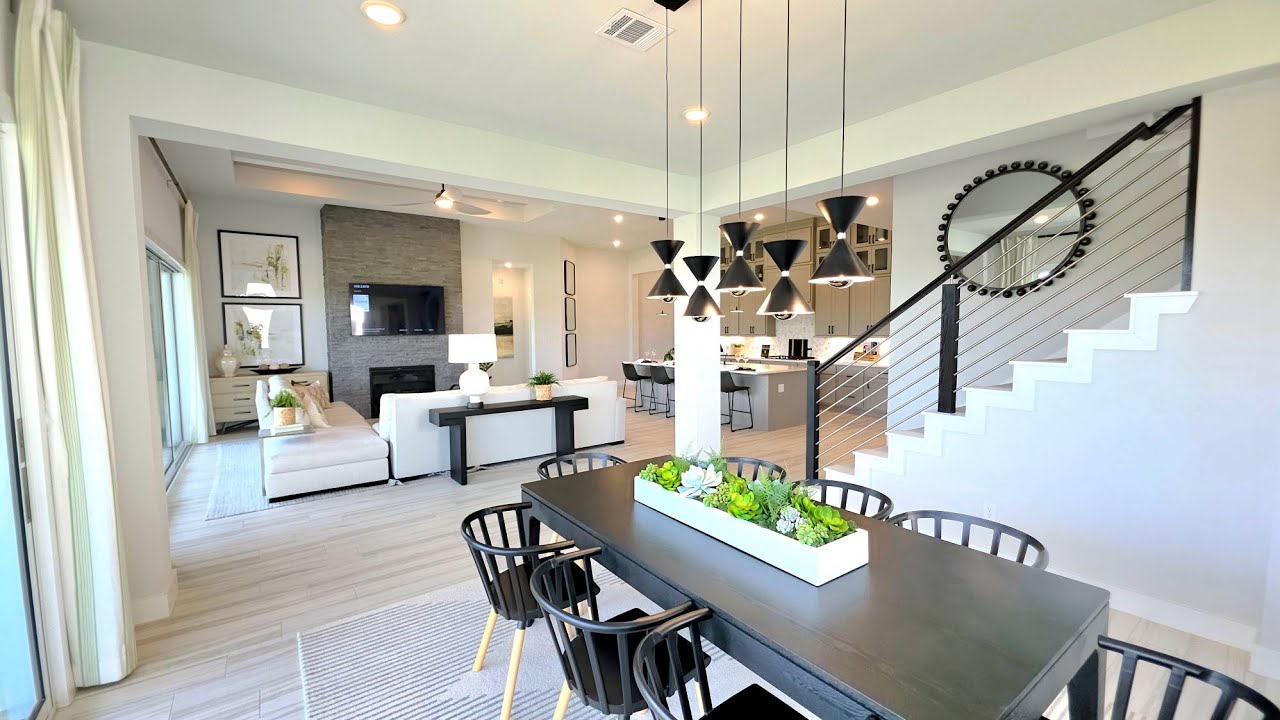 Step Inside This Spectacular Luxury Home &ndash; Jaw-Dropping Design & Elegant Interior