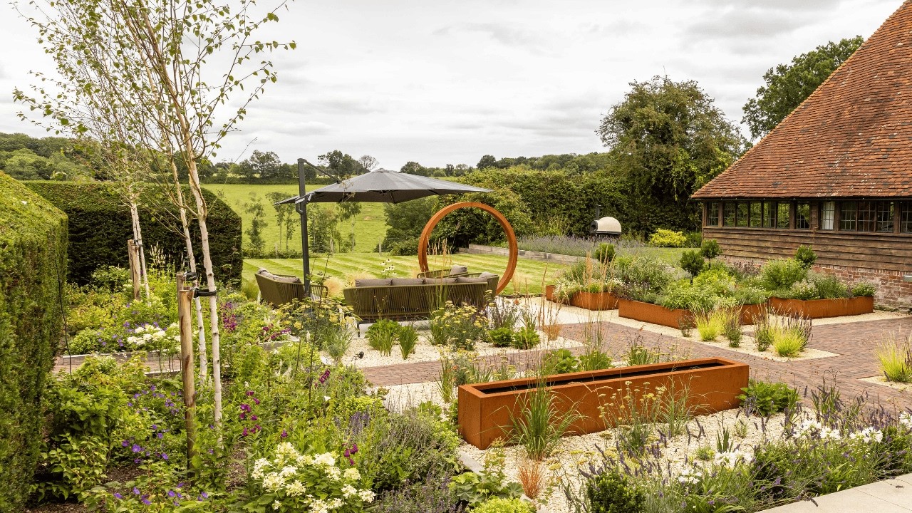 Kent Weald Garden Tour | Bold, Balanced with a Touch of Magic ✨