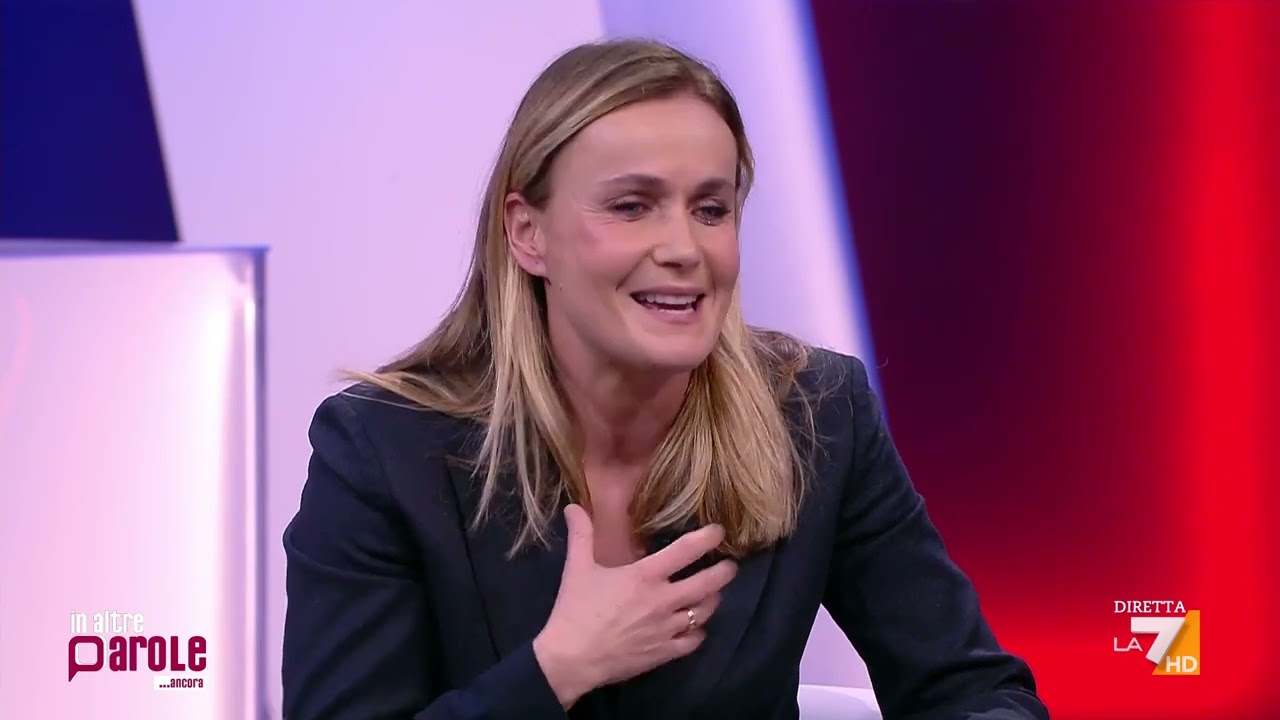 Il monologo di Lucia Mascino e le parole del consigliere di Formigine, la discussione in studio