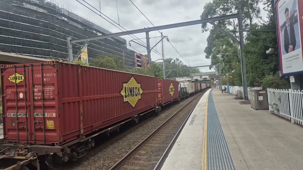 NR48   81    82    going    thru   Meadowbank   Station   in   November   2025