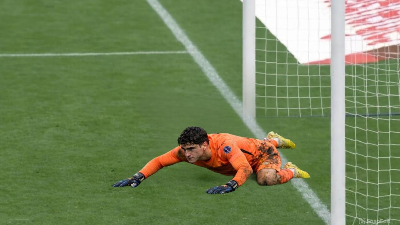 حارس مرمى لا يمكن لأحد أن يسجل عليه من علامة الجزاء ! 🔥🧤