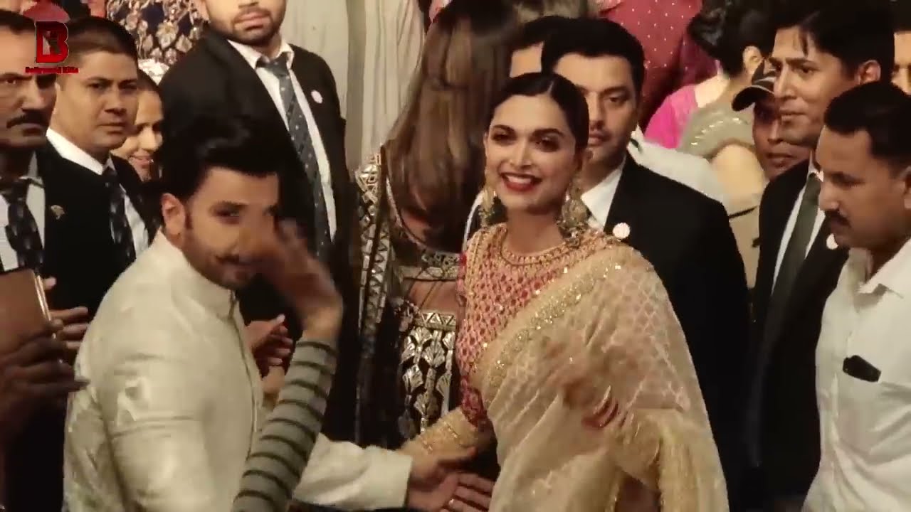 Ranveer Deepika, Priyanka Nick Jonas Arrives At Isha Ambani's Wedding Reception