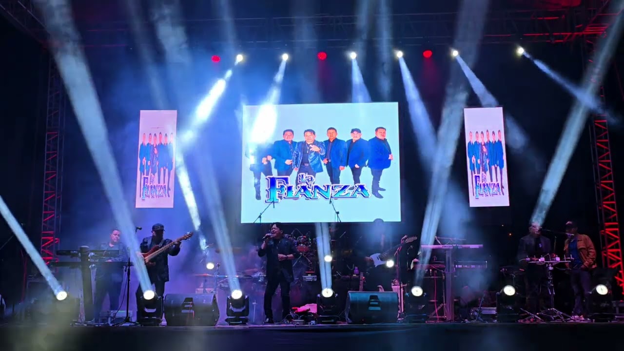 Grupo La Fianza en vivo desde Reyes Llano Grande, Yucuhiti.