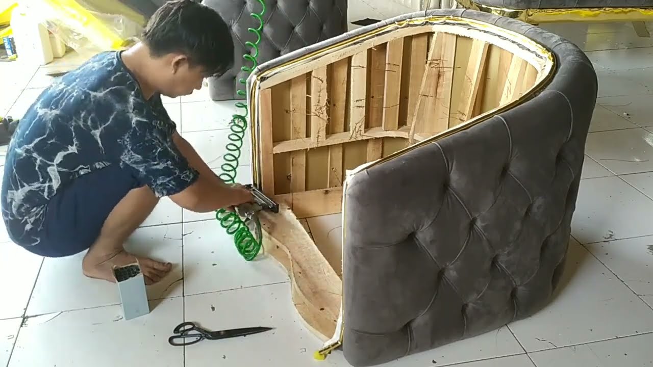 MEMBUAT SOFA MODEL BARU DENGAN LIS EMAS