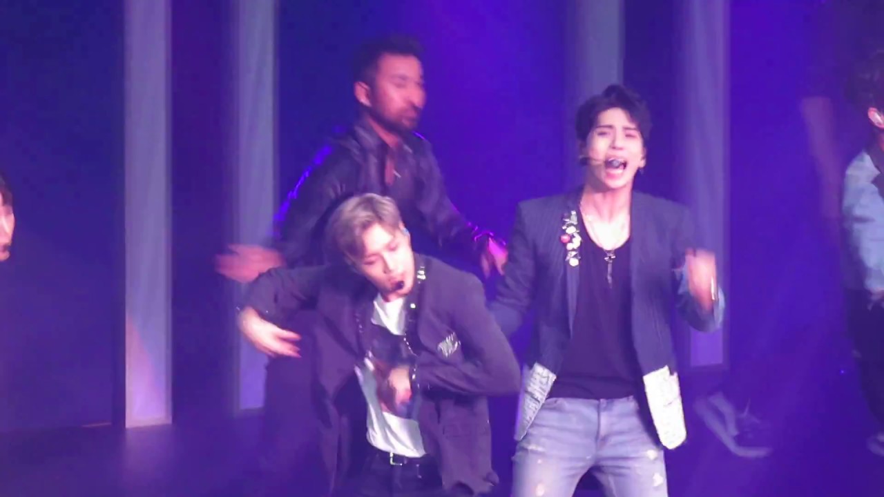 [FANCAM] 170805 SMTOWN HONGKONG SHINee - 1 of 1 + Replay