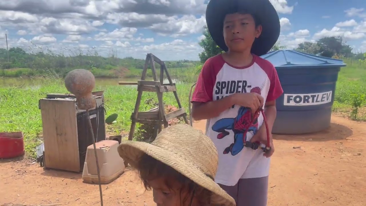 VIDA SIMPLES NA ROÇA COM BANHO DE AÇUDE NO SERTÃO 