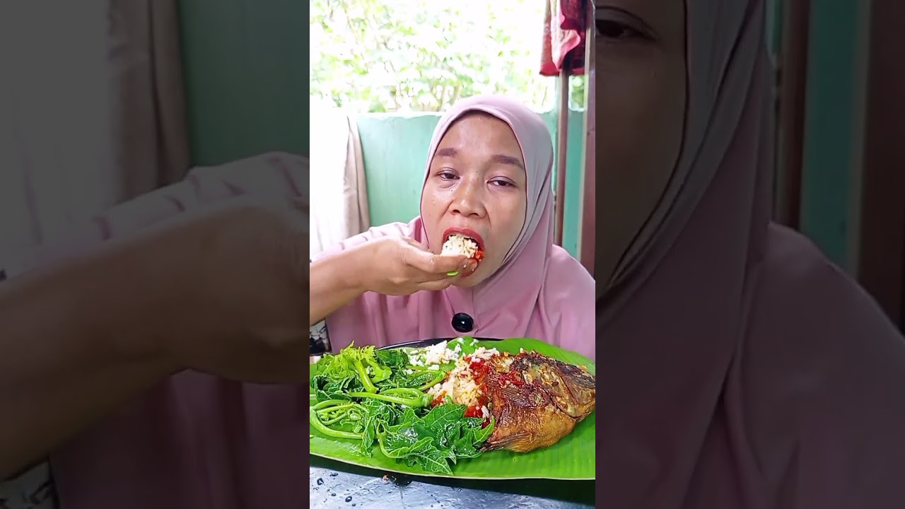 Kepala ikan nila sama lalapan paporit 