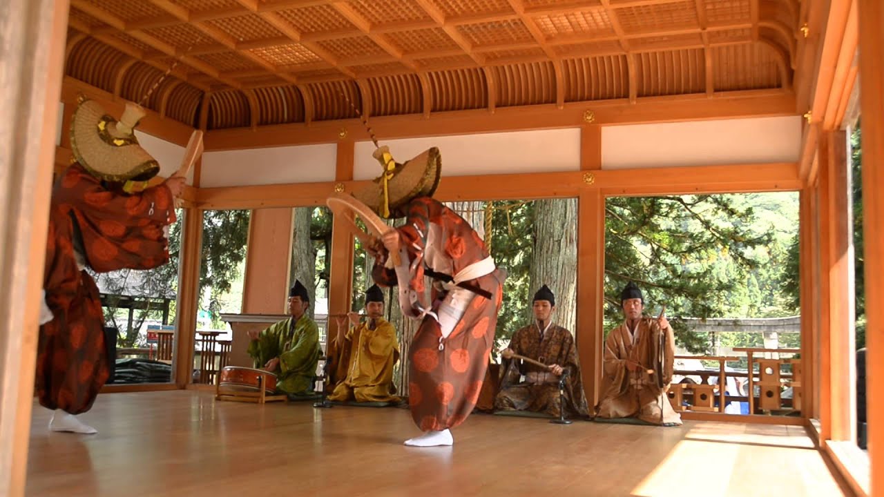 越中五箇山　こきりこ節(五箇山白山宮舞殿での奉納踊)