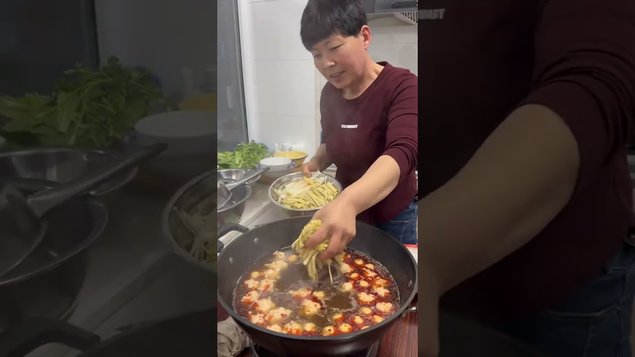 #过年氛围提前搞起来了 #我们一家的平淡生活 #东北猫冬生活 #小满生活真实接地气 #村里生活