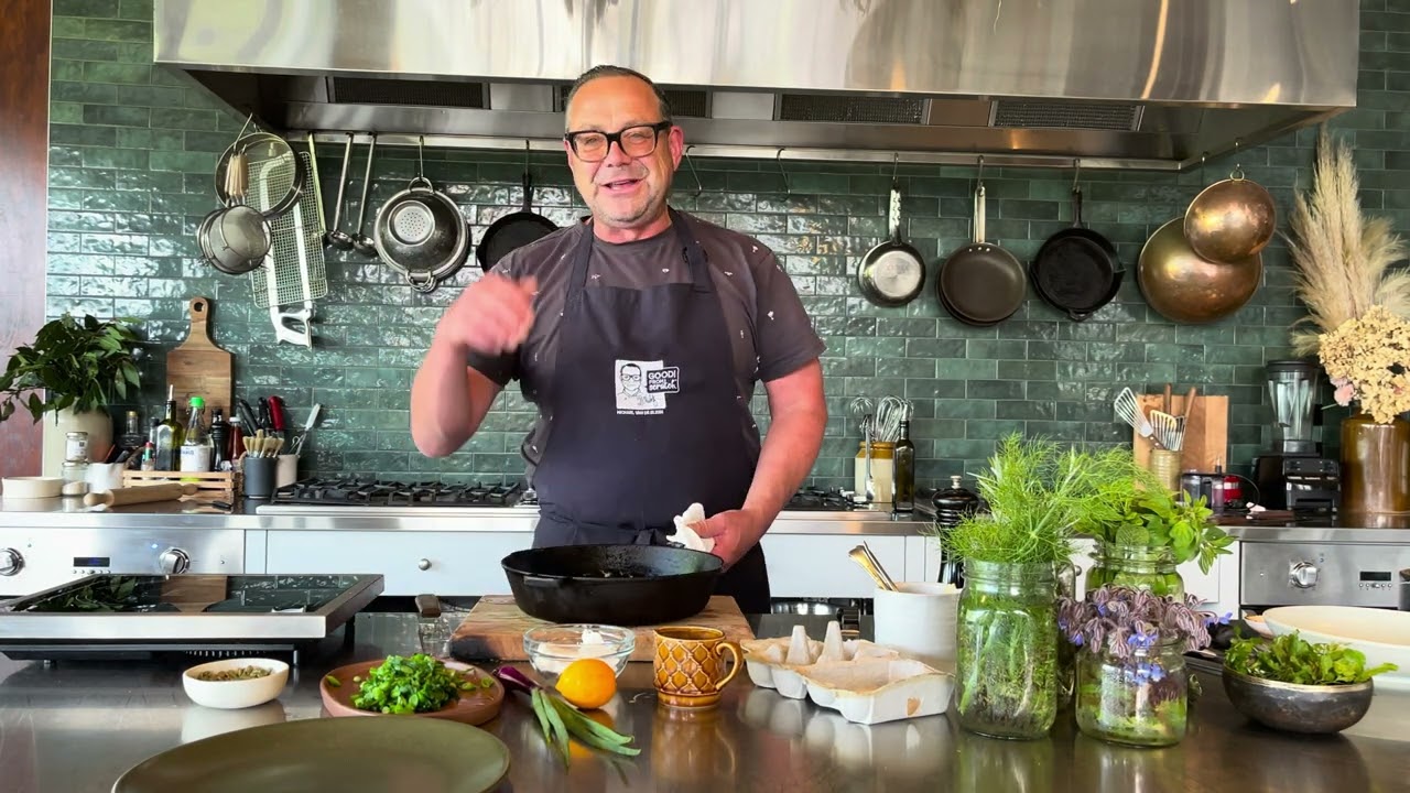 Healthy Clean Green Omelette in the EngelElzen Frypan