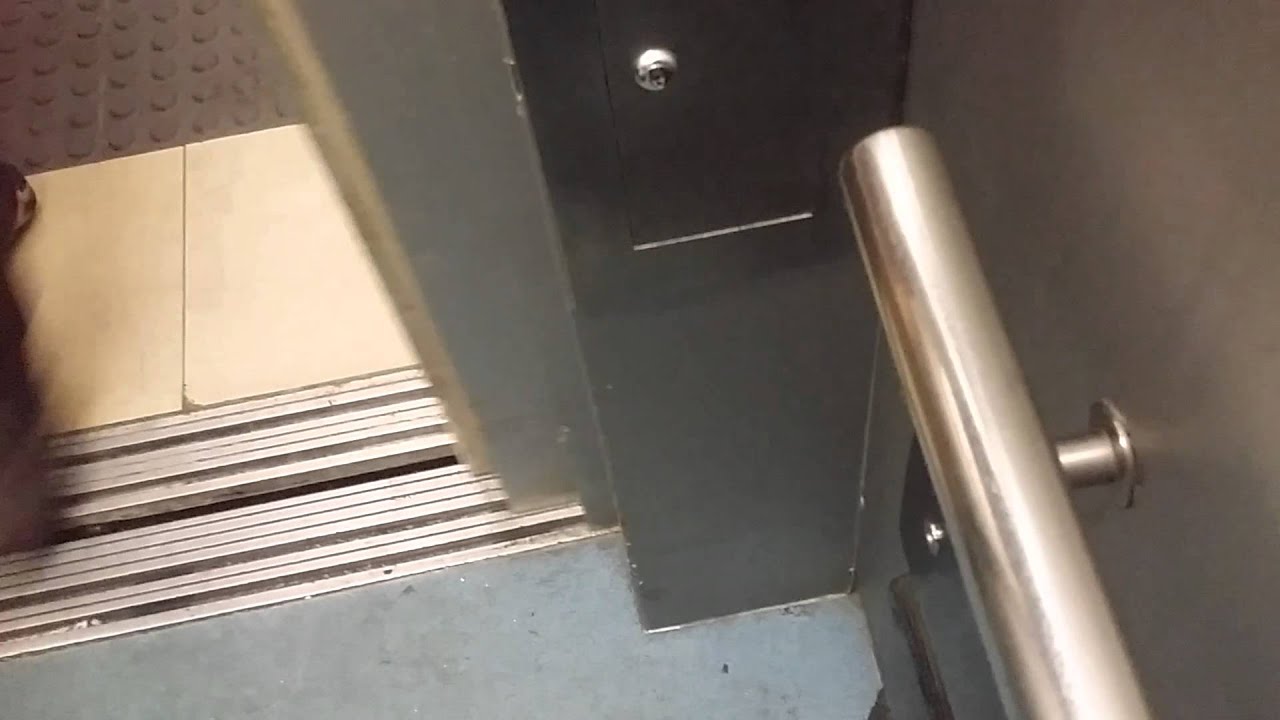 旺角朗豪坊富士達(FUJITEC)貨運升降機(5號升降機  )