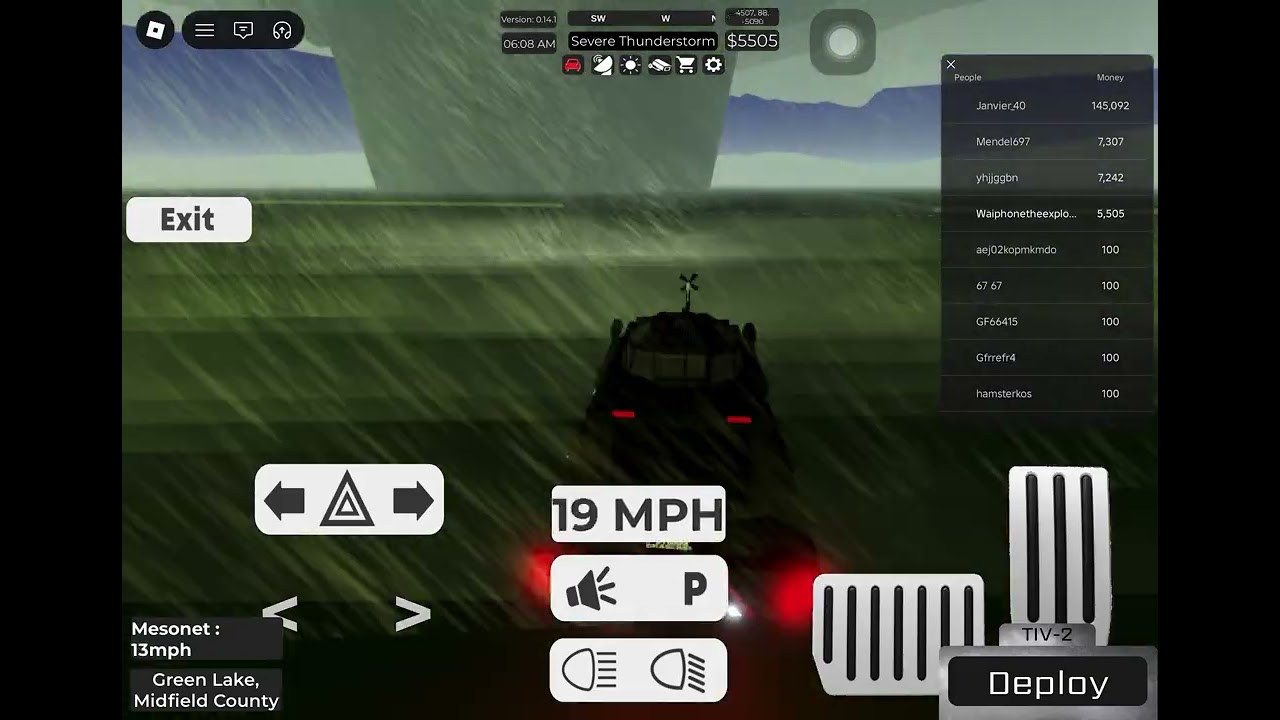 I chase a tornado in Roblox 