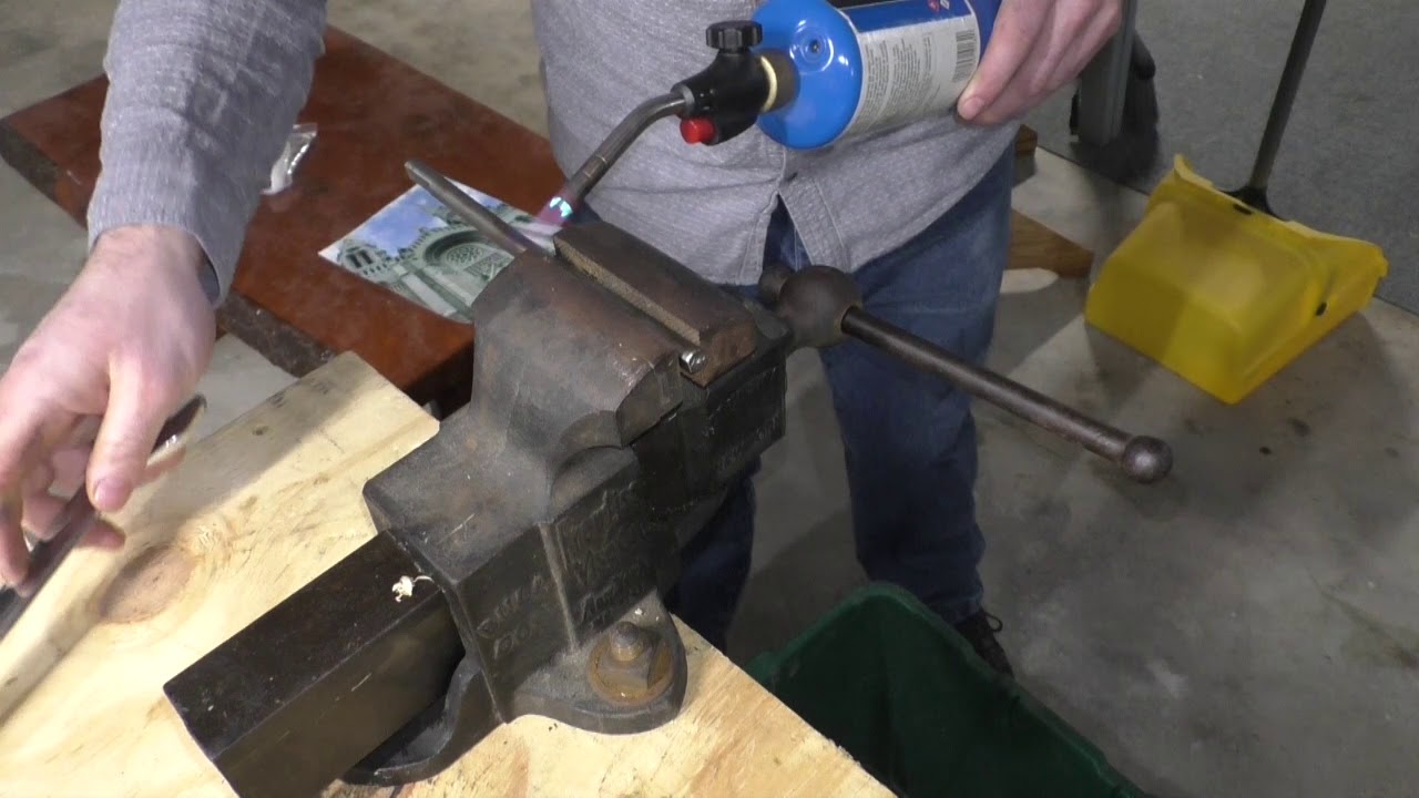 Boice-Crane Spindle Sander Update - Installing A Trunnion Shaft/Gear/Handwheel Assembly!