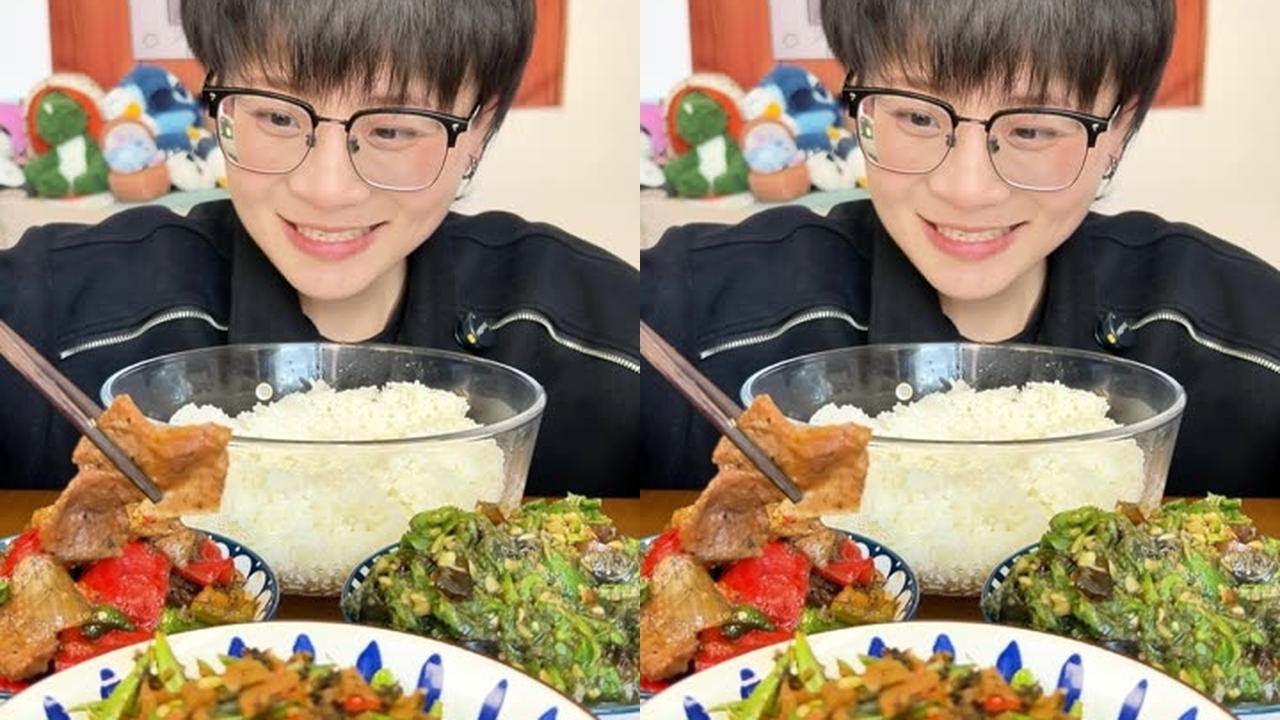 90后小学老师退休生活
小宝推荐的四季豆炒外婆菜忒下饭了吧！还有某只小馋猫一直催的擂椒皮蛋今天也来啦！特特特特好吃的黑椒牛仔骨是谁馋了，别忘了告诉我哦 #家常菜合集 #吃饭了 #美食 #干饭人